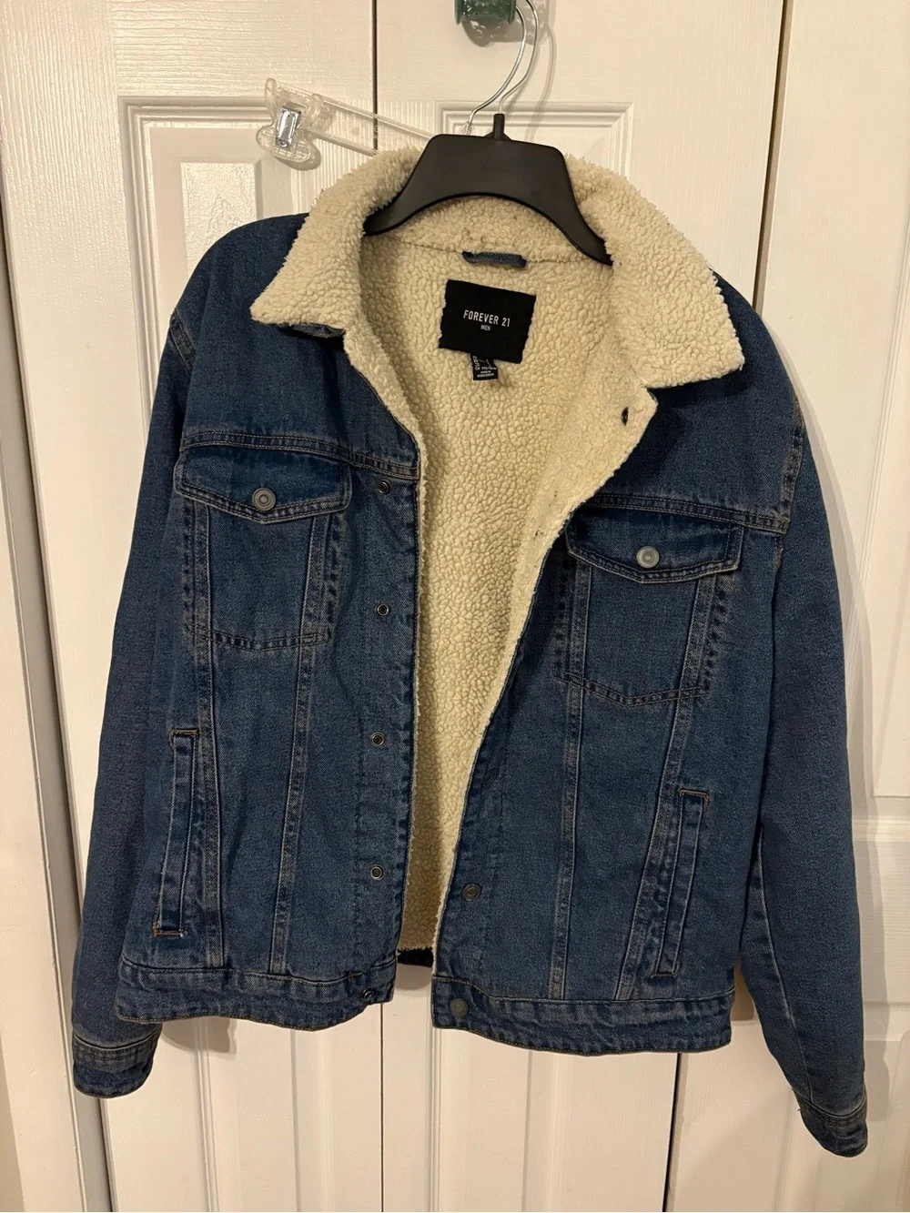 Forever 21 Men Sherpa-Lined Jacket in Cream with Dark Blue Trim